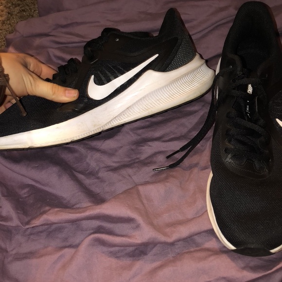 Shoes - Picture 4 of 4